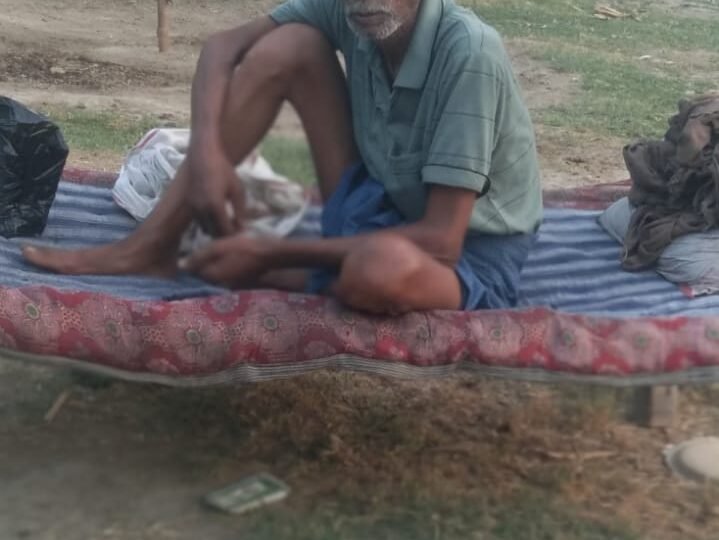 गंगा में कूदे बुजुर्ग, एनडीआरएफ व पुलिस कर रही तलाश