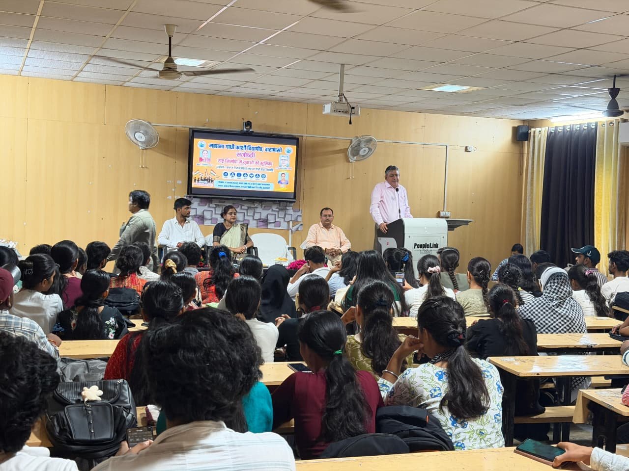 युवा देश की सबसे बड़ी शक्ति और राष्ट्र निर्माता : प्रो. आनंद कुमार त्यागी