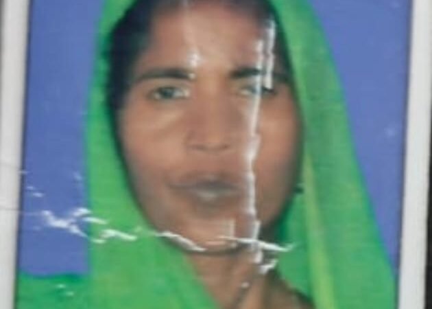 गोमती नदी में मिला युवती का शव, पुलिस ने शव को कब्जे में लेकर पोस्टमार्टम के लिए भेजा