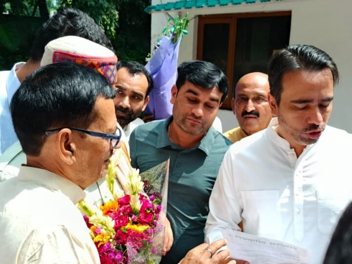 विंध्य एक्सप्रेस-वे से प्रभावित किसानों की समस्याओं को लेकर जयंत चौधरी से मिले श्रीकांत त्रिपाठी
