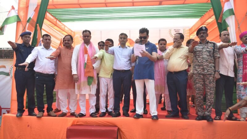 एनडीआरएफ ने निकाली तिरंगा यात्रा