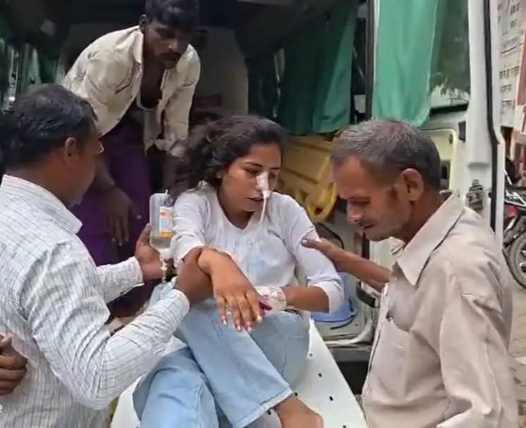 जौनपुर : एसपी कार्यालय के पास युवती ने खाया जहरीला पदार्थ