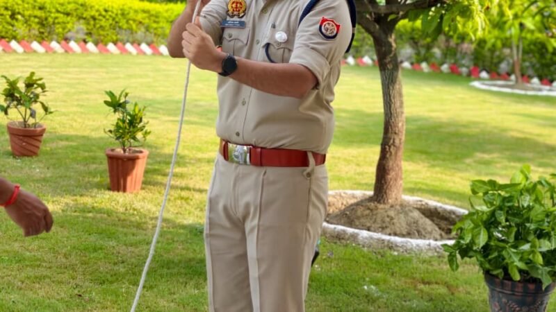 भदोही पुलिस ने धूमधाम से मनाया स्वतंत्रता दिवस, उत्कृष्ट कार्य करने वाले पुलिसकर्मी सम्मानित