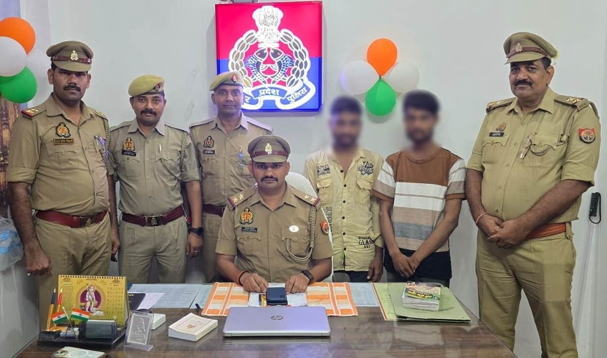 चोरी के ई-रिक्शा पार्ट्स के साथ दो शातिर चोर गिरफ्तार