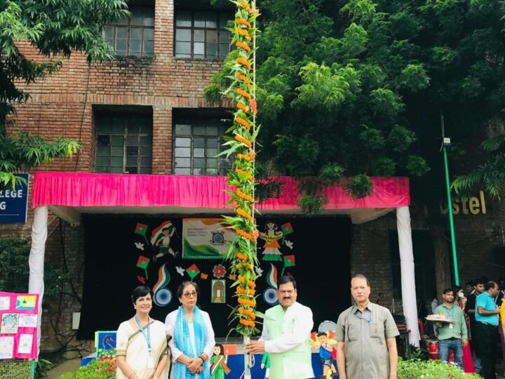जीवनदीप पब्लिक स्कूल में हर्षोल्लास से मनाया गया स्वतंत्रता दिवस