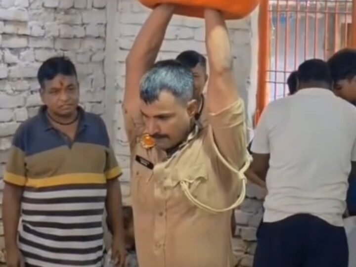 अखाड़े में दरोगा ने दिखाई दमदार फिटनेस, सोशल मीडिया पर वीडियो वायरल