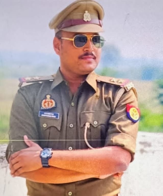 गश्त के दौरान ट्रेलर से टकराई पुलिस की कार, उपनिरीक्षक की मौत