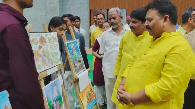 काशी सांसद स्केचिंग, पेंटिंग व फोटोग्राफी प्रतियोगिता का भव्य समापन