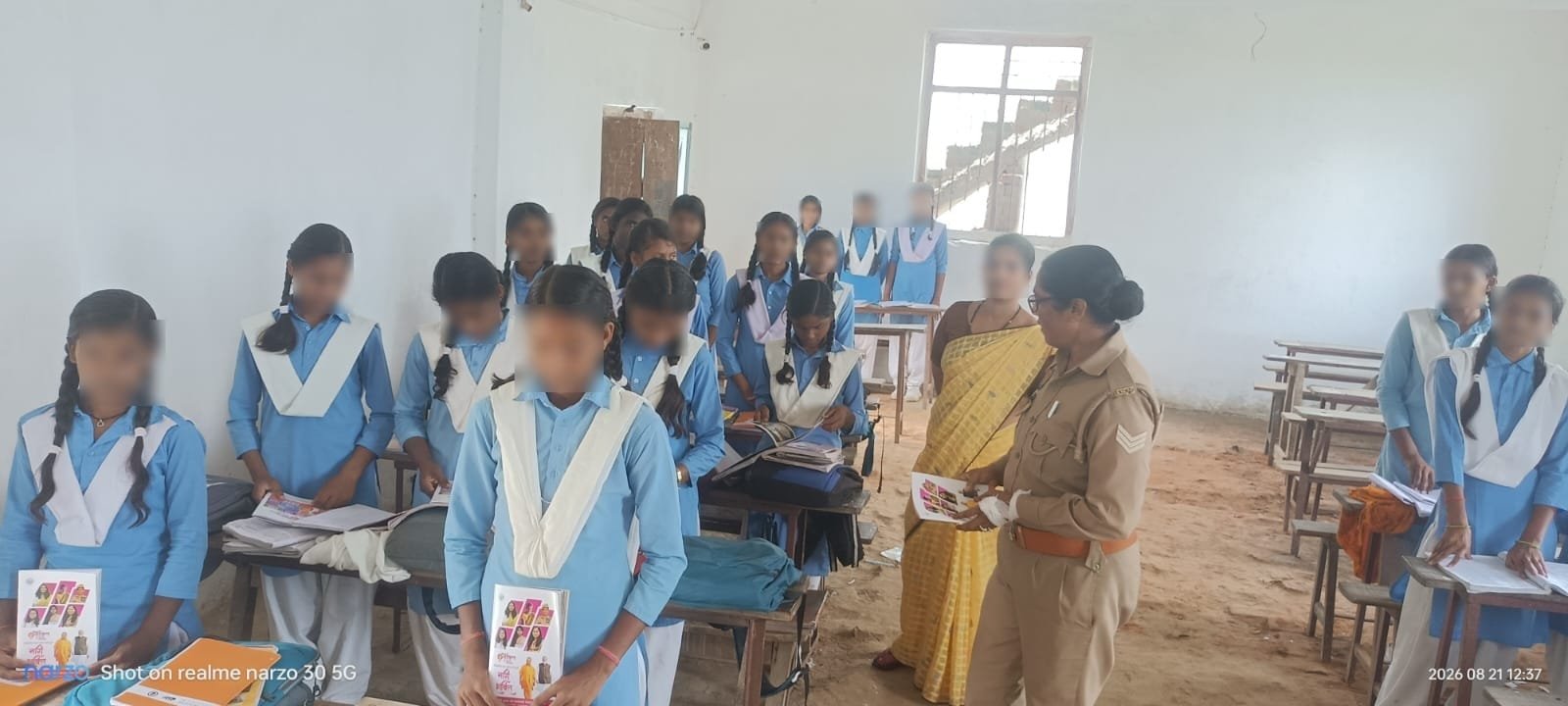 भदोही : महिलाओं और बालिकाओं को किया गया जागरूक