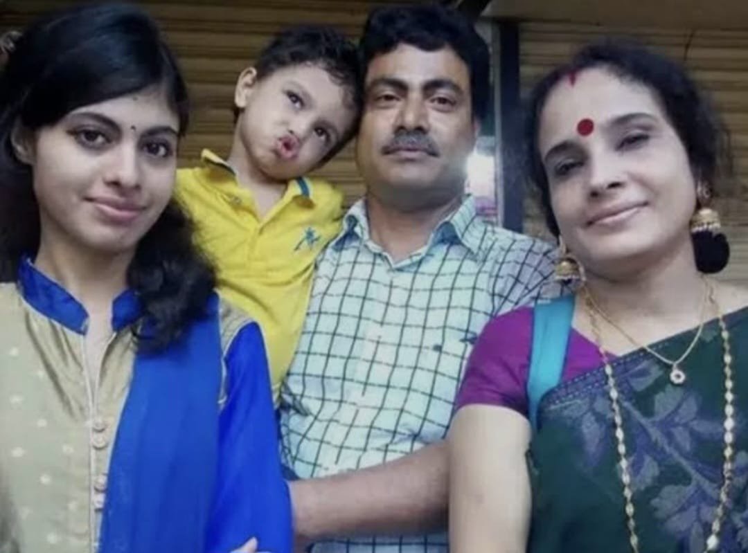 बांग्लादेश : बंद मकान से शिक्षक, पत्नी, बेटी और बेटे का शव बरामद