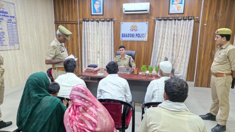 फरियादियों की समस्याएं सुन एसपी ने दिए त्वरित निस्तारण के निर्देश