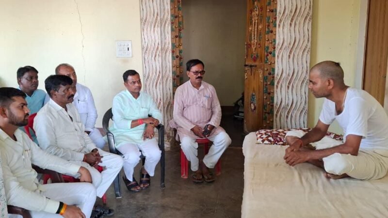 श्रेया उपाध्याय हत्याकांड: पीड़ित परिवार से मिले रोहनिया विधायक