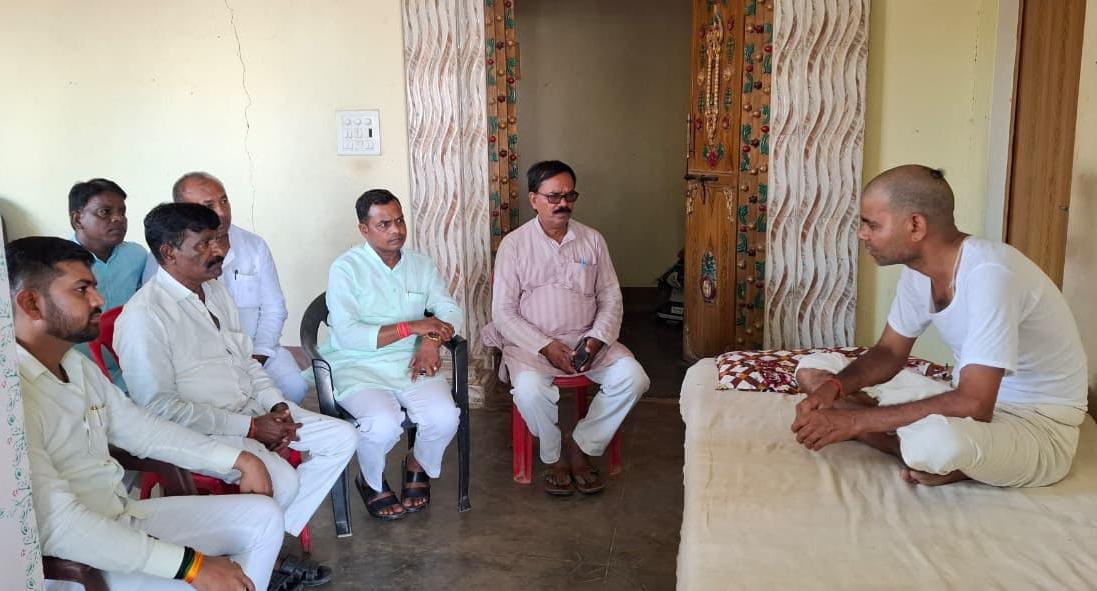 श्रेया उपाध्याय हत्याकांड: पीड़ित परिवार से मिले रोहनिया विधायक