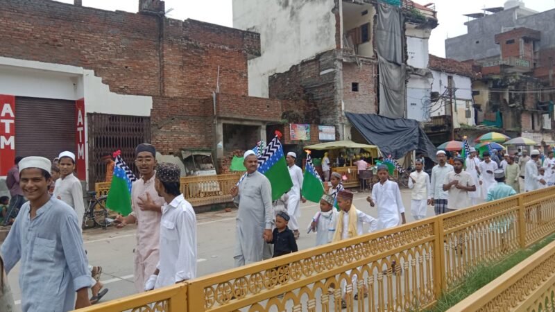 लोहता, बनकट और मंगलपुर में अकीदत के साथ मना गय बारावफात पर्व