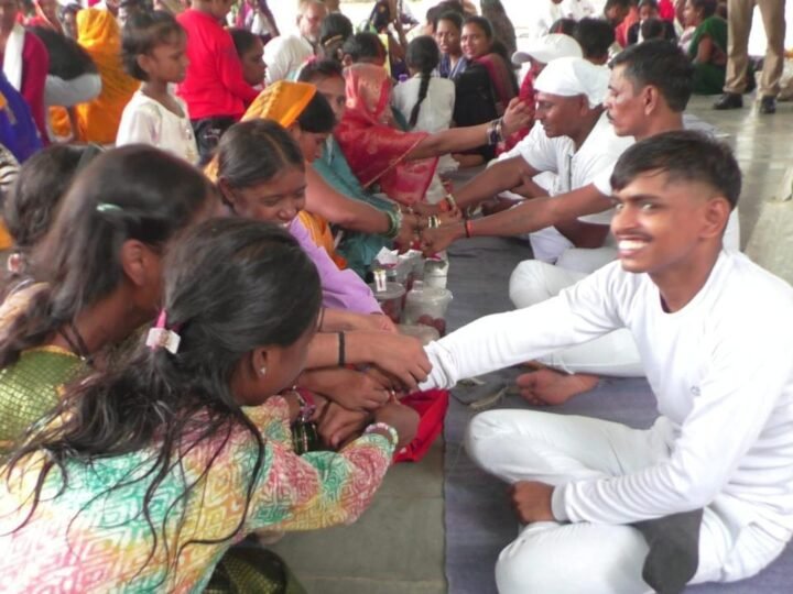 केंद्रीय कारागार में 462 बंदियों को बहनों ने बांधी राखी, 1100 परिजनों ने की मुलाकात