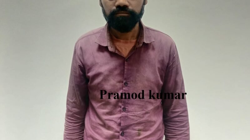 गैंगस्टर एक्ट में 50 हजार के इनामिया को एसटीएफ ने लखनऊ से दबोचा