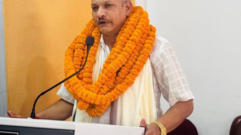 21 वर्षों की सेवा के बाद सेवानिवृत्त हुए प्रयोगशाला सहायक मुरलीधर गिरी, भावभीनी विदाई