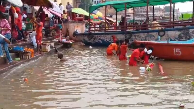 गंगा-वरुणा का जलस्तर बढ़ा,
