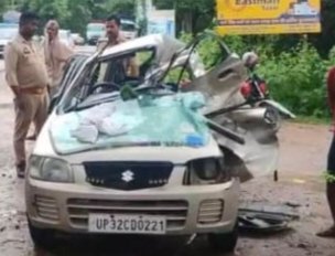 डंपर की टक्कर से सरकारी शिक्षक समेत परिवार के चार लोगों की मौत
