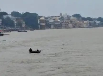 68.46 मीटर पहुंचा गंगा का जलस्तर, घाटों का संपर्क फिर टूटा