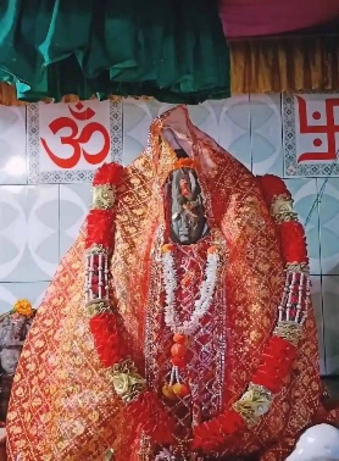 मां स्याही देवी मंदिर की रहस्यमयी मान्यताएं, दिन में तीन बार बदलता है प्रतिमा का स्वरूप