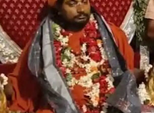 महंत बालक देवाचार्य का अखिलेश पर पलटवार