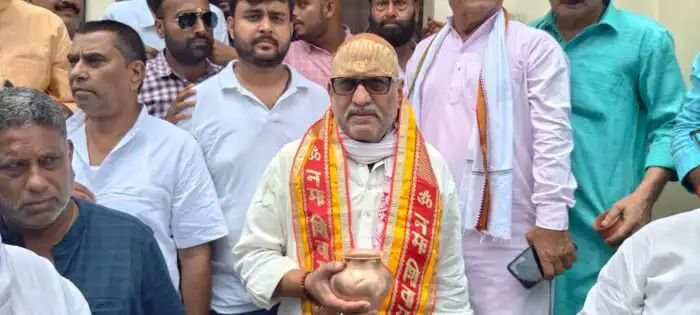 ठगी के मुद्दे पर अजय राय का भाजपा पर हमला