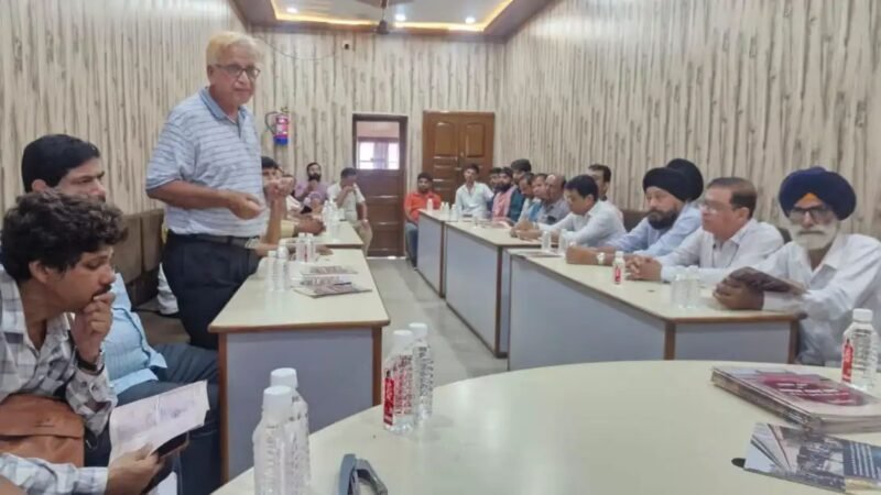 ‘केसर-ए-हिंद’ हटाने की मांग