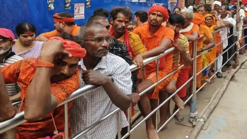 दूसरे सोमवार से पहले काशी में उमड़ी आस्था
