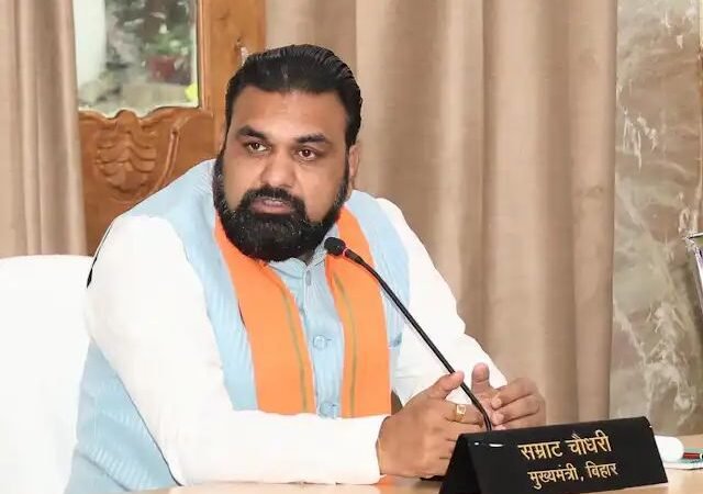 बिहार में शिक्षकों की छुट्टी होगी ऑनलाइन, 48 घंटे में मिलेगा फैसला