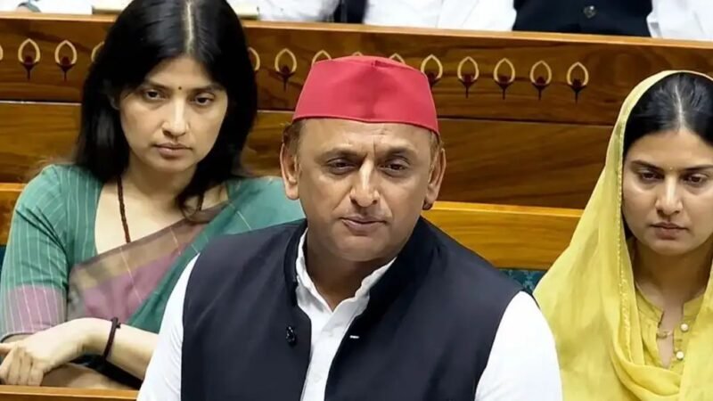 सपा में बढ़ी अंदरूनी खींचतान, विधायक के बयान से गरमाई सियासत
