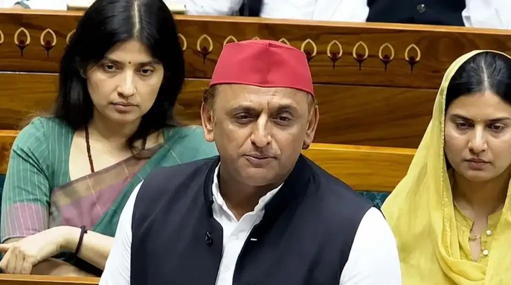 सपा में बढ़ी अंदरूनी खींचतान, विधायक के बयान से गरमाई सियासत
