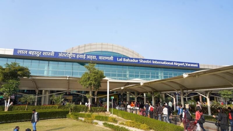 वाराणसी एयरपोर्ट पर यात्री के बैग से सात कारतूस बरामद