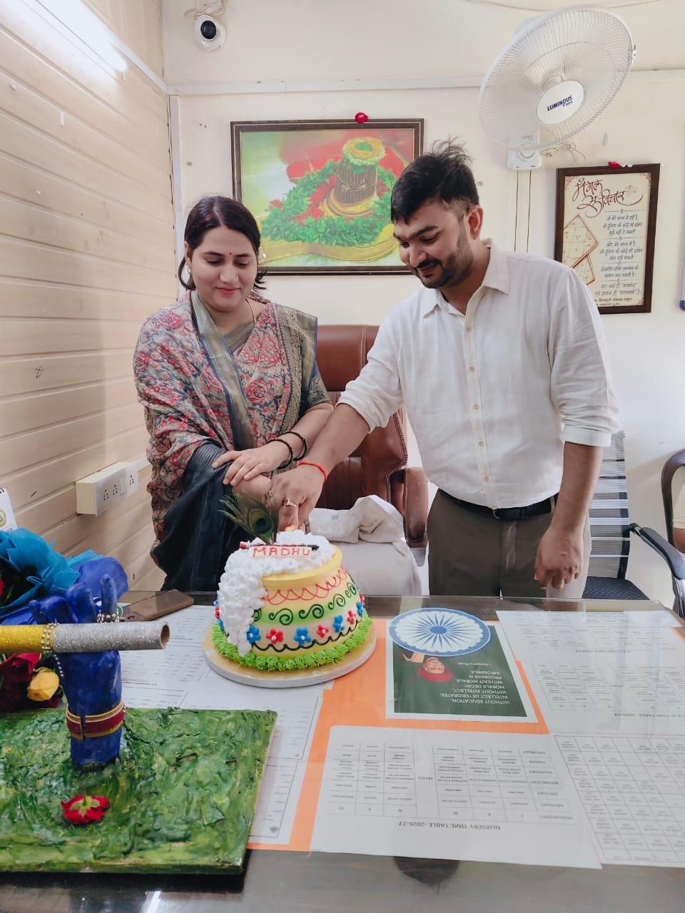 आरएस शिवमूर्ति पब्लिक स्कूल में धूमधाम से मना शिक्षक दिवस, चेयरमैन मधु सिंह का जन्मदिन भी मनाया गया
