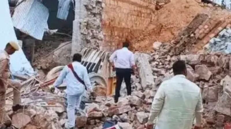 क्रशर प्लांट का हिस्सा ढहने से चार श्रमिकों की मौत, अहरौरा में हादसे से मचा हड़कंप