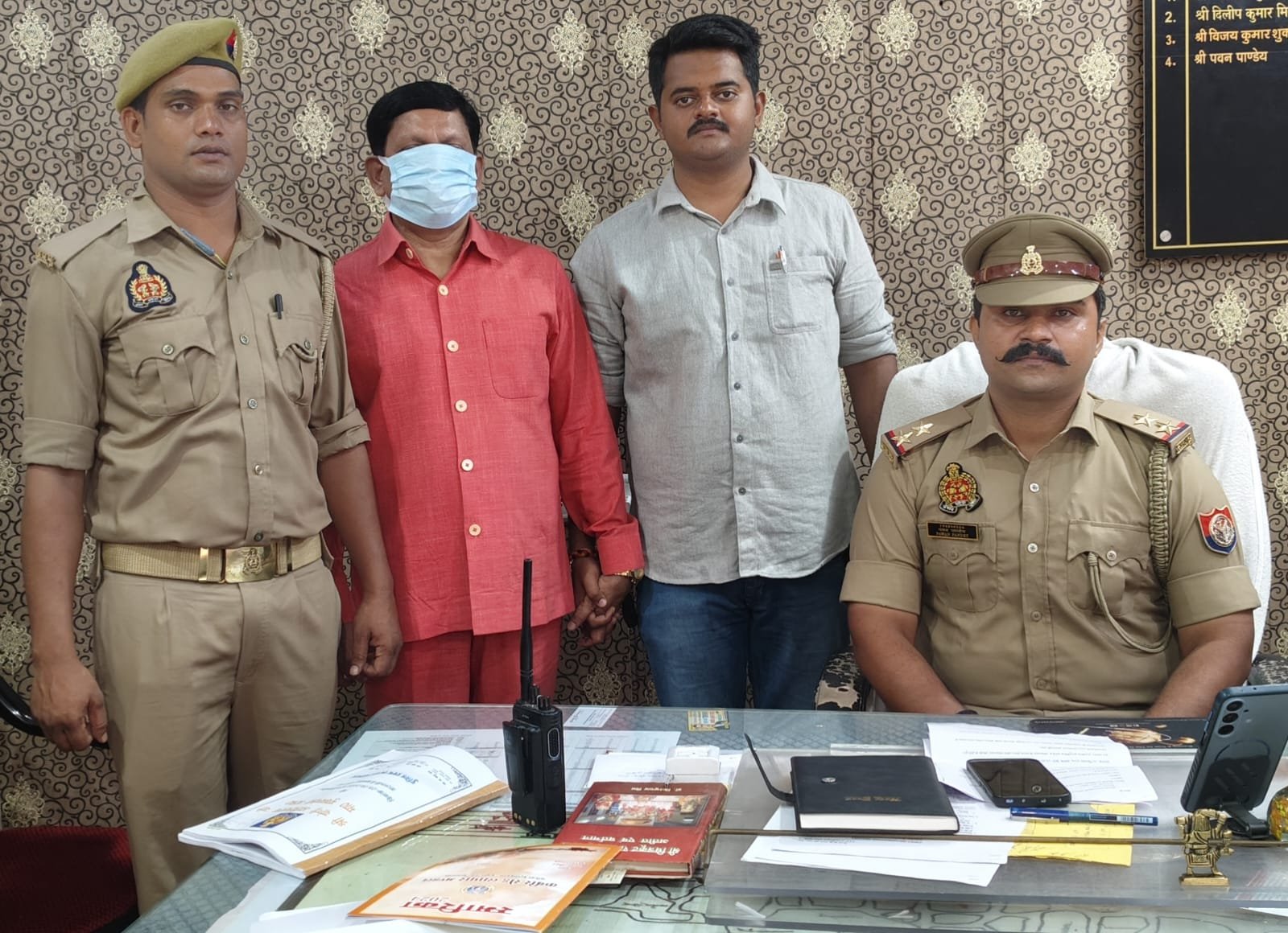 चेक बाउंस मामले में वारंटी लखनऊ से गिरफ्तार