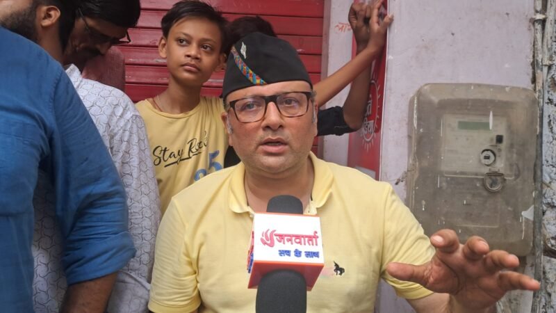 खोजवां में 10 दिन से सीवर ओवरफ्लो, आक्रोशित लोगों ने किया चक्का जाम