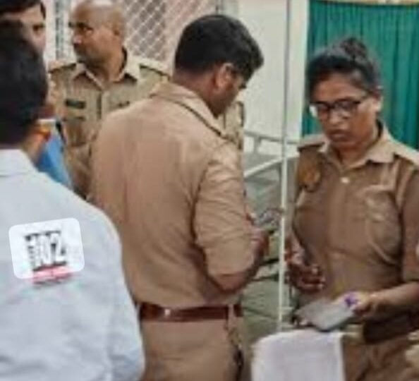 कौशाम्बी : महिला सिपाही की गोली लगने से मौत