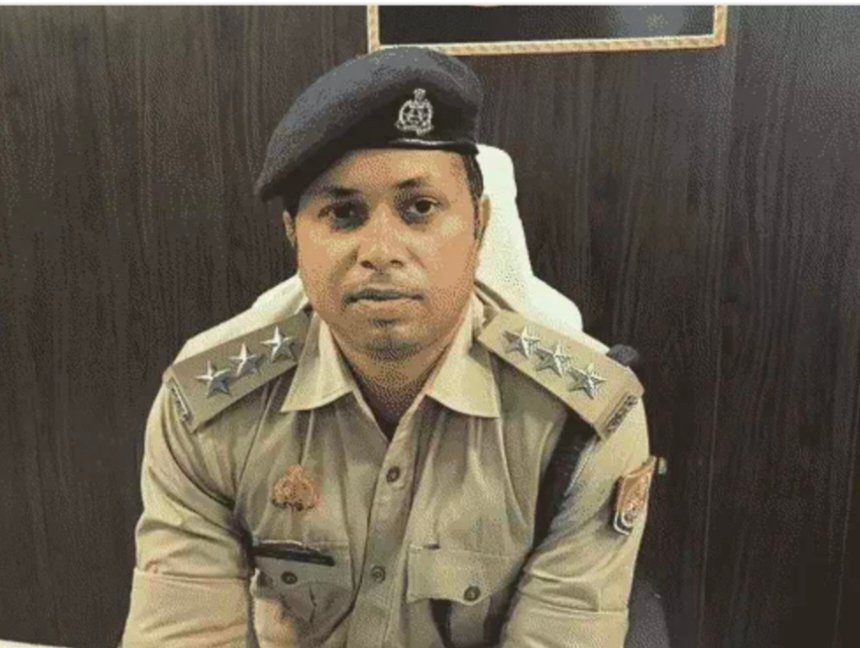 24 घंटे ड्यूटी से परेशान सिपाही ने सरकारी ग्रुप में डाला इस्तीफा