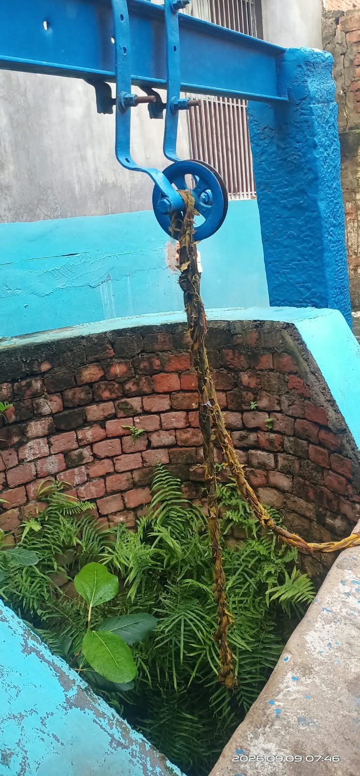 कुएं में फंदे से लटका मिलायुवक का शव
