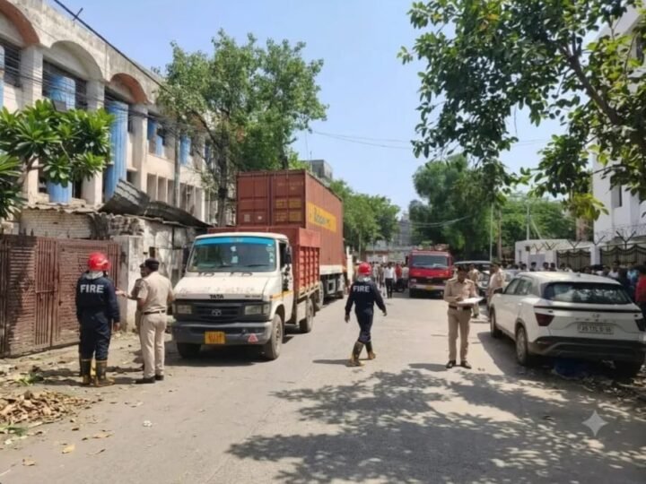 ओखला : ऑक्सीजन सिलेंडर फटने से एक की मौत, दो गंभीर घायल