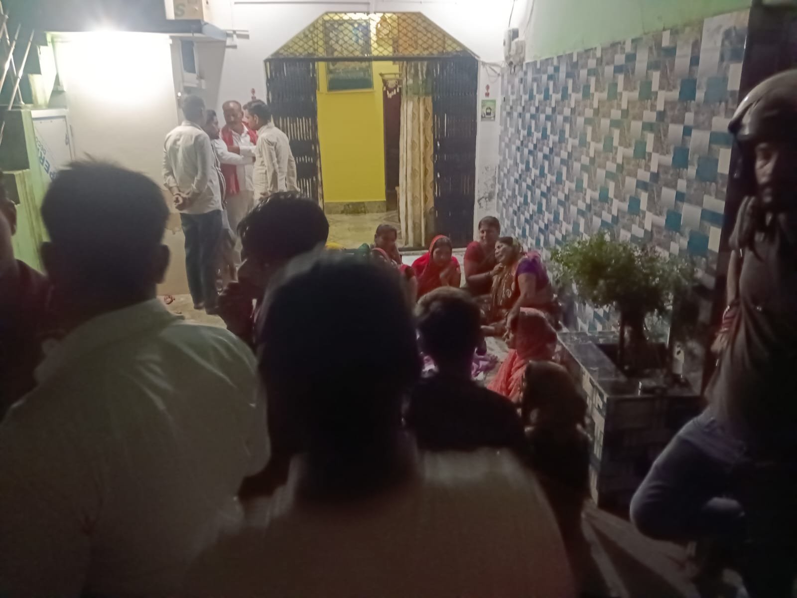 रुस्तमपुर में जमीनी विवाद में मारपीट, अधेड़ व्यक्ति की मौत