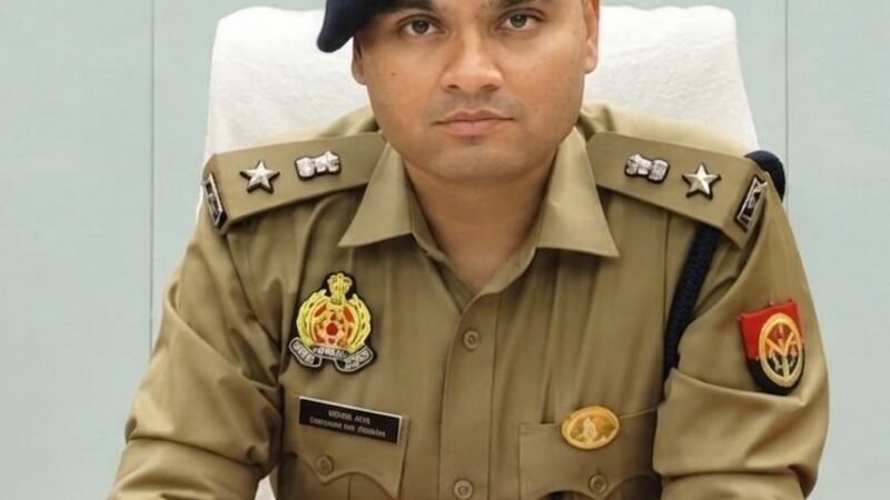 सोनभद्र में चोरी के मामले में लापरवाही पर इंस्पेक्टर और दरोगा निलंबित