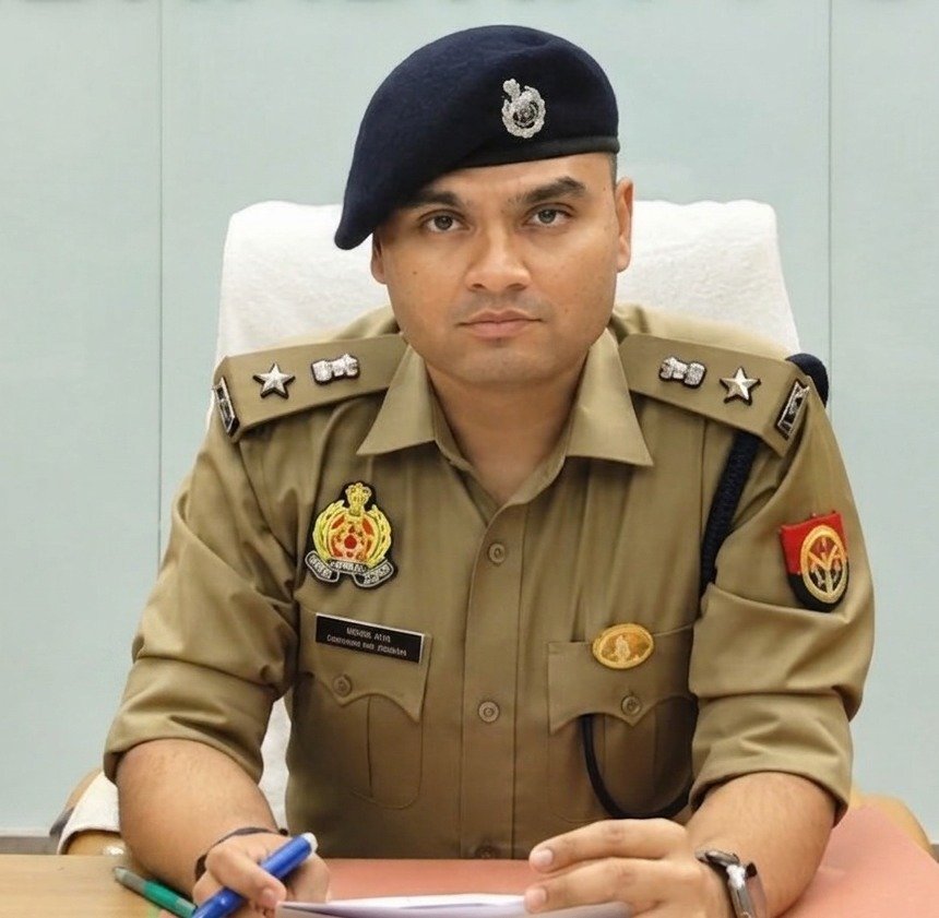 सोनभद्र में चोरी के मामले में लापरवाही पर इंस्पेक्टर और दरोगा निलंबित