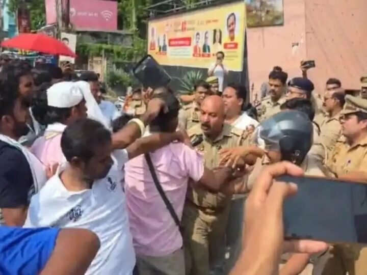 काशी विद्यापीठ गेट पर जेन-जी साइकिल यात्रा को लेकर हंगामा