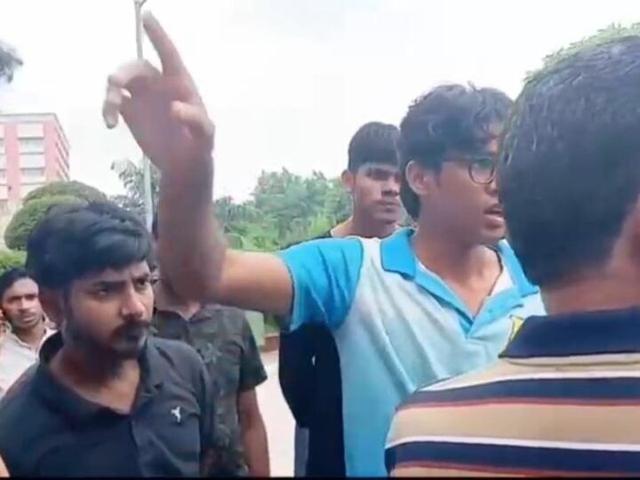 बीएचयू : छात्रों ने चिकित्साकर्मियों और सुरक्षाकर्मियों पर लगाया दुर्व्यवहार का आरोप