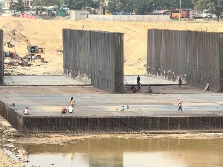 एयरपोर्ट विस्तार में भूमि अधिग्रहण पर धांधली के आरोप