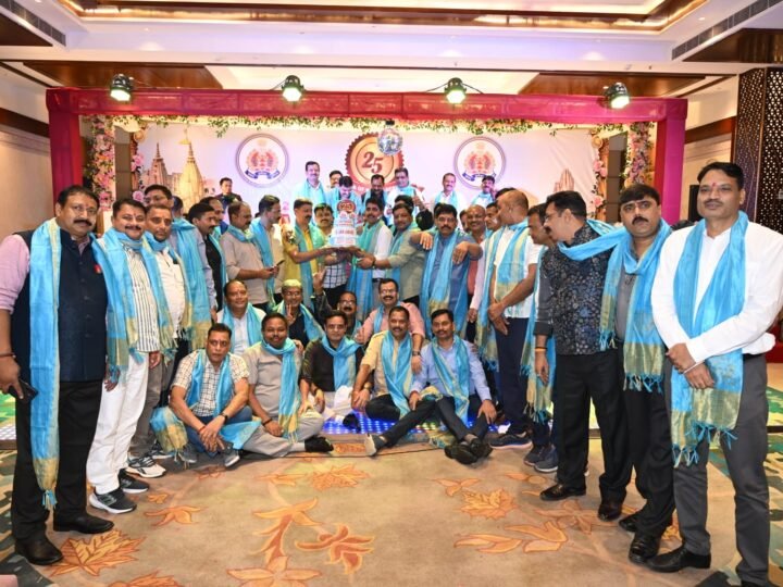 पुलिस सेवा के 25 वर्ष पूरे होने पर 2001 बैच ने मनाई सिल्वर जुबिली