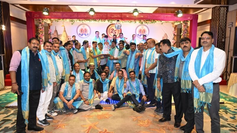 पुलिस सेवा के 25 वर्ष पूरे होने पर 2001 बैच ने मनाई सिल्वर जुबिली