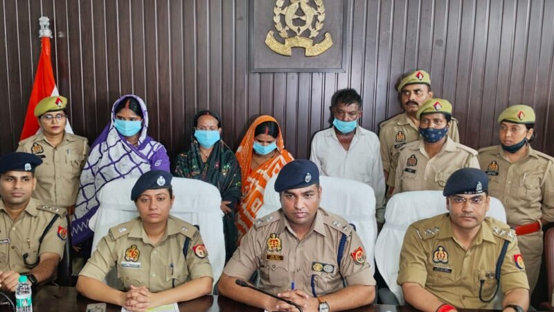महिलाओं को बातों में उलझाकर चेन और सामान चोरी करने वाले गिरोह की तीन शातिर महिलाओं समेत चार गिरफ्तार